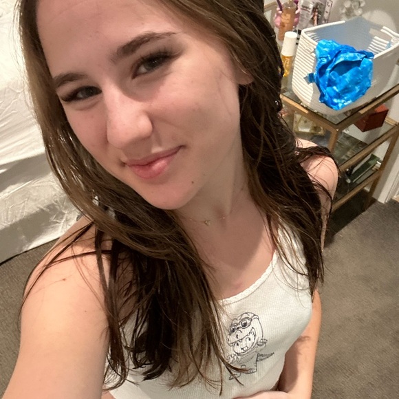 Meet your Posher, Ella - Picture 8 of 12